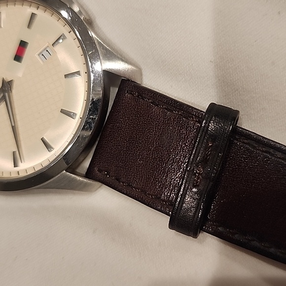 Men's Gucci Watch Gently Used Brown Leather - Picture 8 of 8